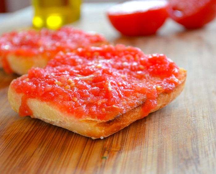 pan-con-tomate-700x564
